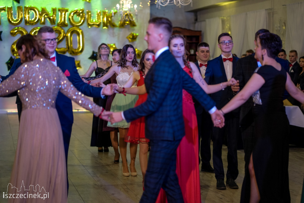 Studniówka maturzystów z Zespołu Szkół Technicznych w Szczecinku
