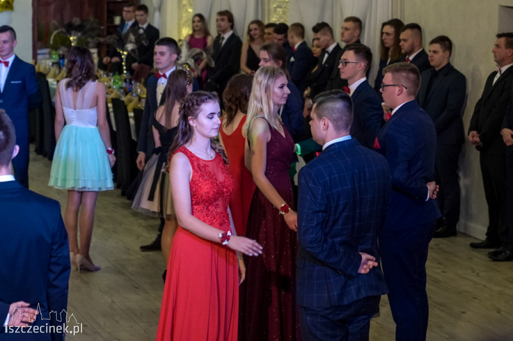Studniówka maturzystów z Zespołu Szkół Technicznych w Szczecinku