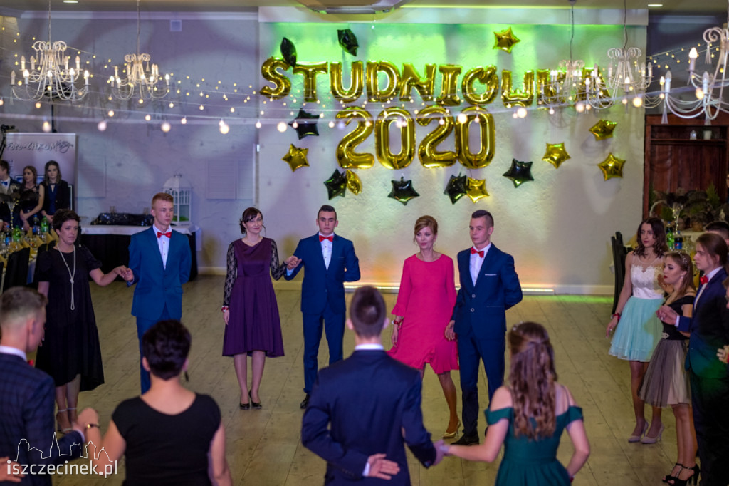 Studniówka maturzystów z Zespołu Szkół Technicznych w Szczecinku