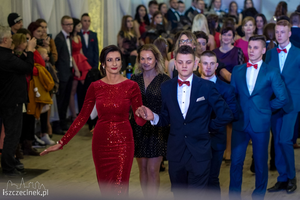 Studniówka maturzystów z Zespołu Szkół Technicznych w Szczecinku