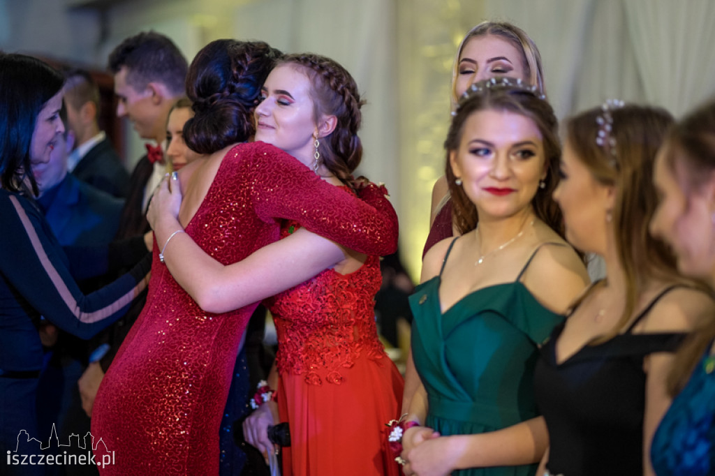 Studniówka maturzystów z Zespołu Szkół Technicznych w Szczecinku
