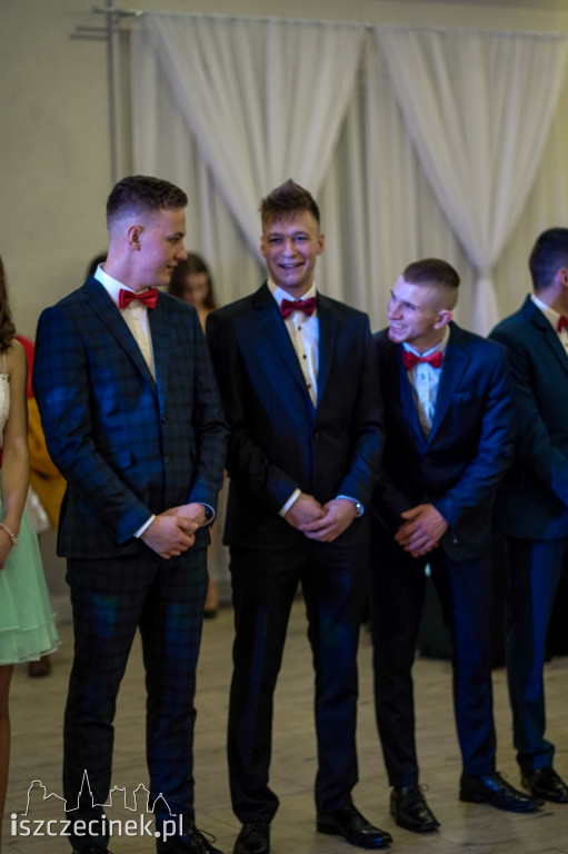 Studniówka maturzystów z Zespołu Szkół Technicznych w Szczecinku