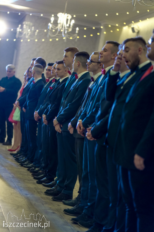 Studniówka maturzystów z Zespołu Szkół Technicznych w Szczecinku