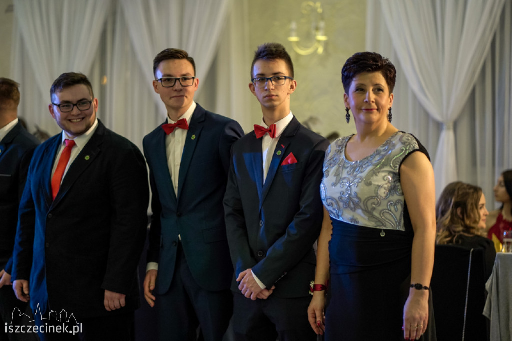 Studniówka maturzystów z Zespołu Szkół Technicznych w Szczecinku