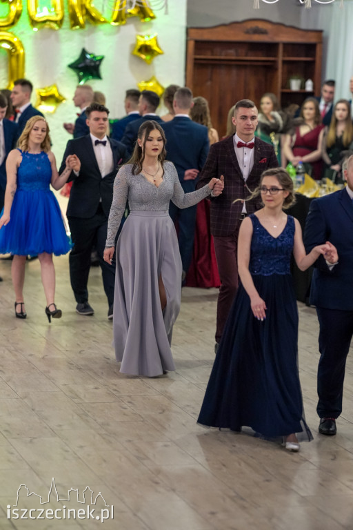 Studniówka ZS nr 6. Zobacz jak bawili się uczniowie 