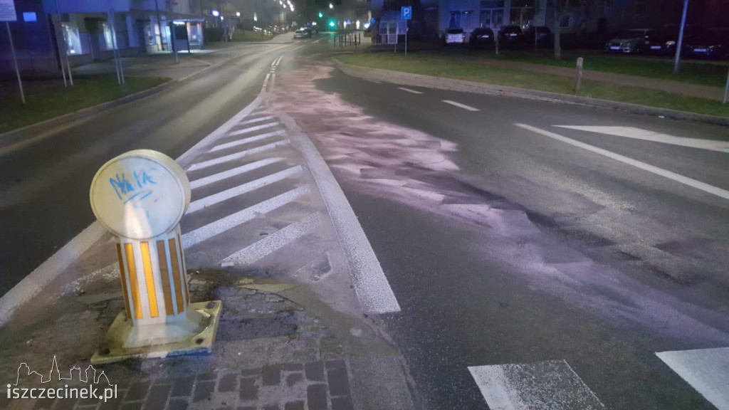 Rozbił auto na rondzie w centrum miasta i uciekł