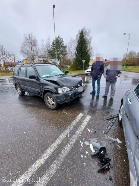 Wypadek w Barwicach. Zderzenie dwóch samochodów