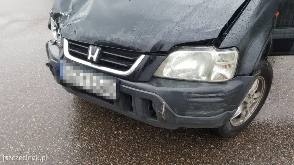 Wypadek w Barwicach. Zderzenie dwóch samochodów