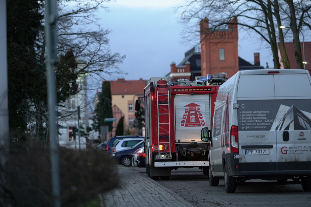 Wiatr uszkodził dach wieży kościoła mariackiego w Szczecinku