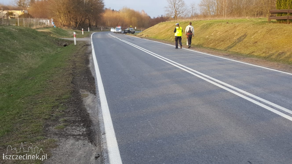 Niebezpiecznie koło Bacówki. Dachowała terenówka