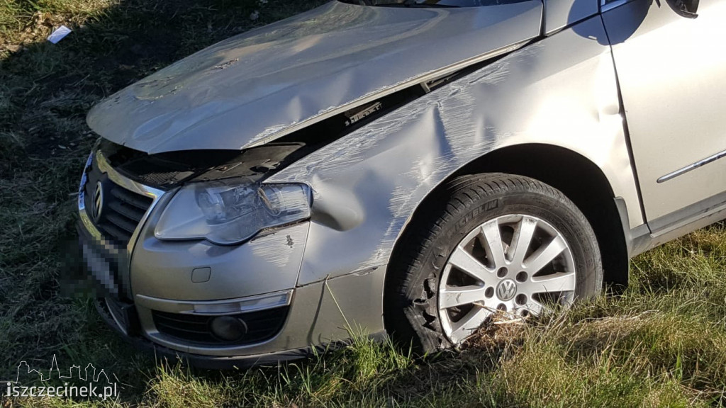 Pijana kobieta wsiadła z dzieckiem za kierownicę. Uderzyła w drzewo [ZDJĘCIA]