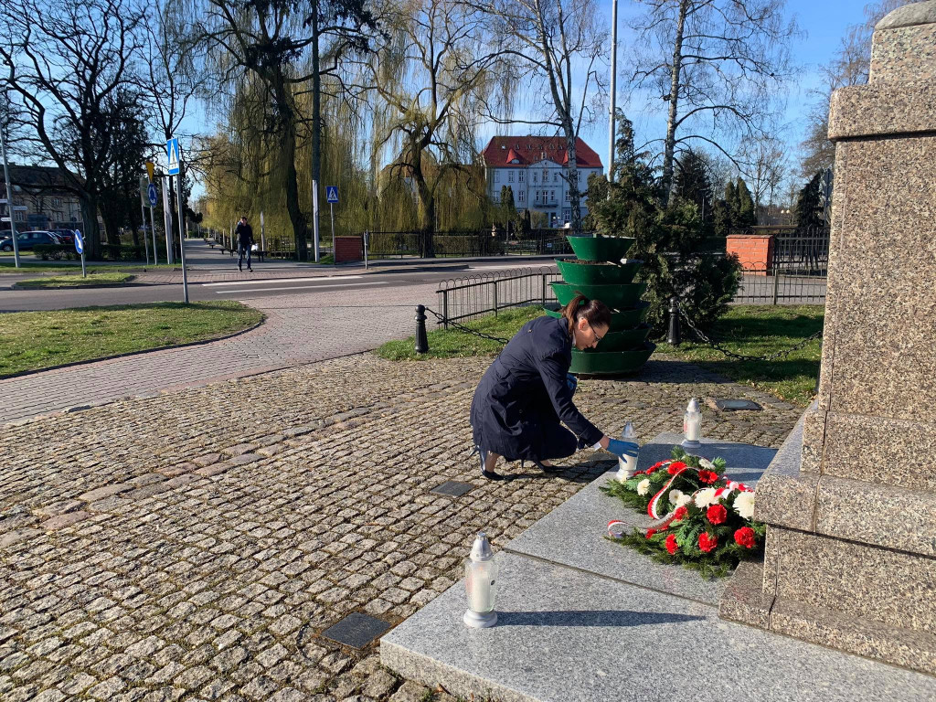 Symboliczne obchody 10. rocznicy katastrofy smoleńskiej w Szczecinku