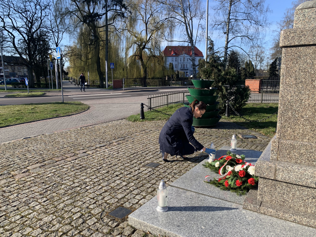 Symboliczne obchody 10. rocznicy katastrofy smoleńskiej w Szczecinku
