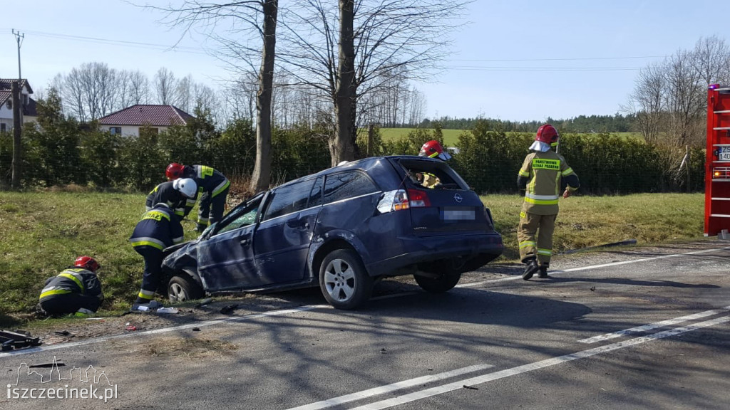 Pijany mężczyzna wsiadł za kierownicę opla. Nie dojechał do celu