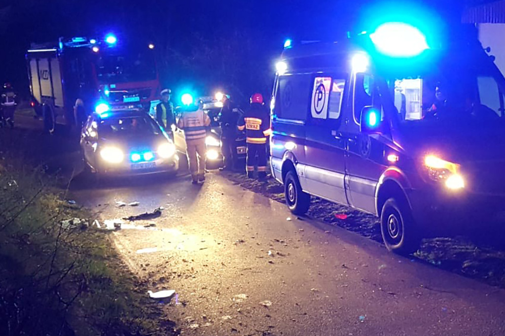 Jechali skuterem i uderzyli w skarpę. Byli pijani