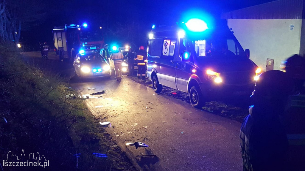 Jechali skuterem i uderzyli w skarpę. Byli pijani