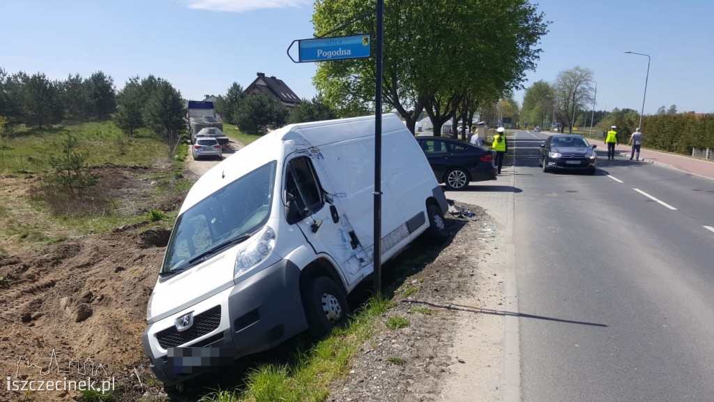 Zderzenie busa z ciężarówką w Trzesiece [ZDJĘCIA]