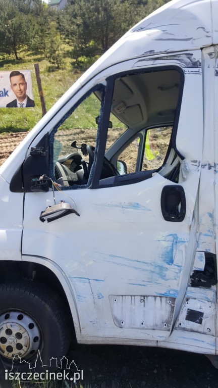 Zderzenie busa z ciężarówką w Trzesiece [ZDJĘCIA]