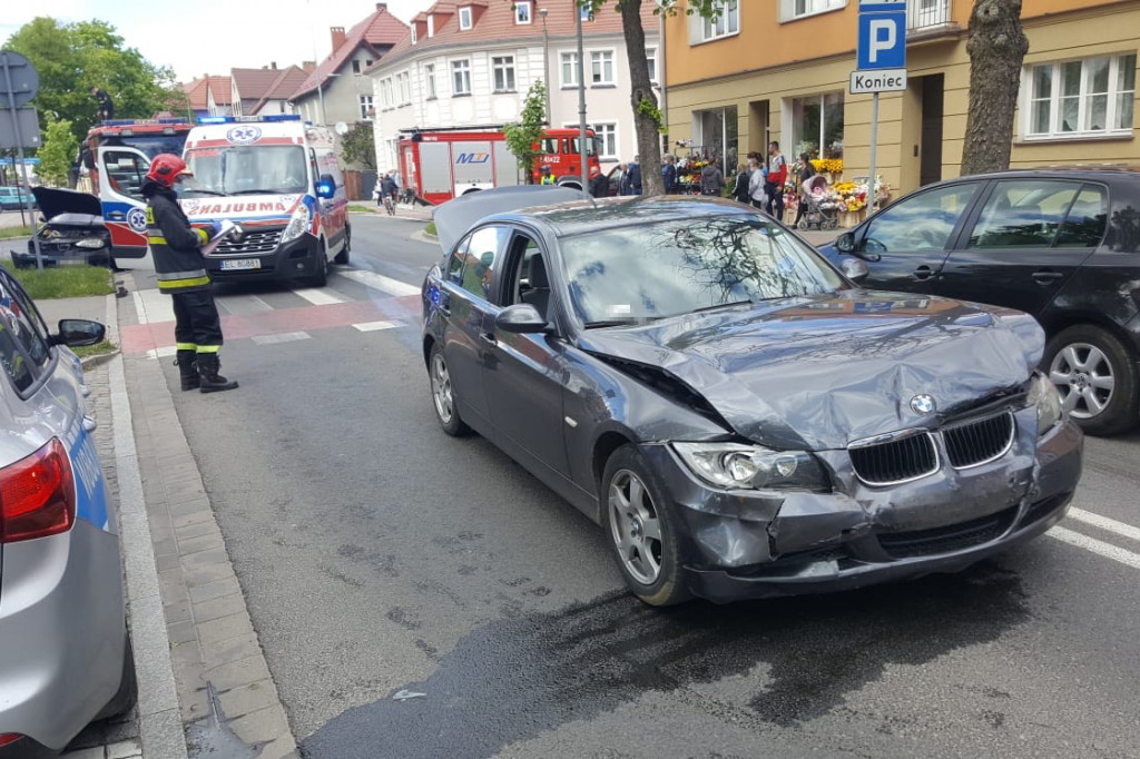 Wypadek koło małej poczty. Jedna osoba w szpitalu