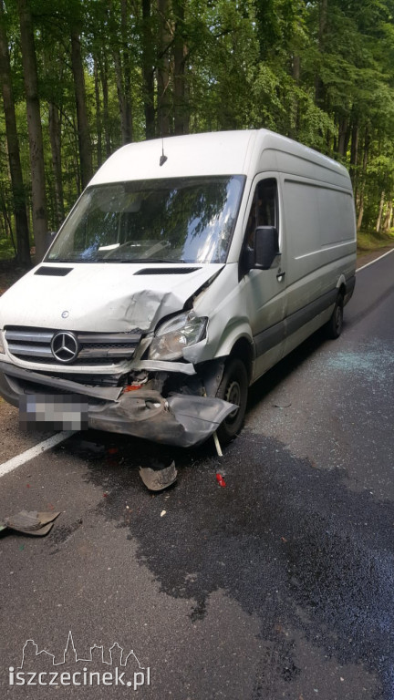 Bus wjechał w Matiza. Niebezpiecznie na DK-20