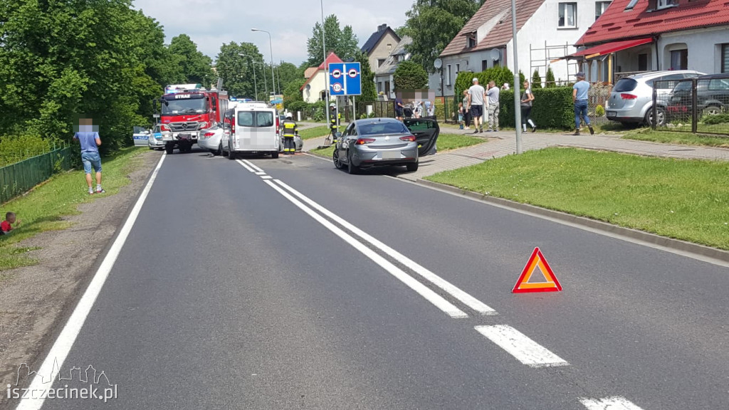 Wypadek w Białym Borze. Zderzenie busa z osobówką