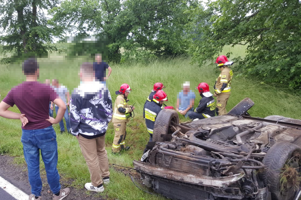 Na DK-11 dachowała osobówka.