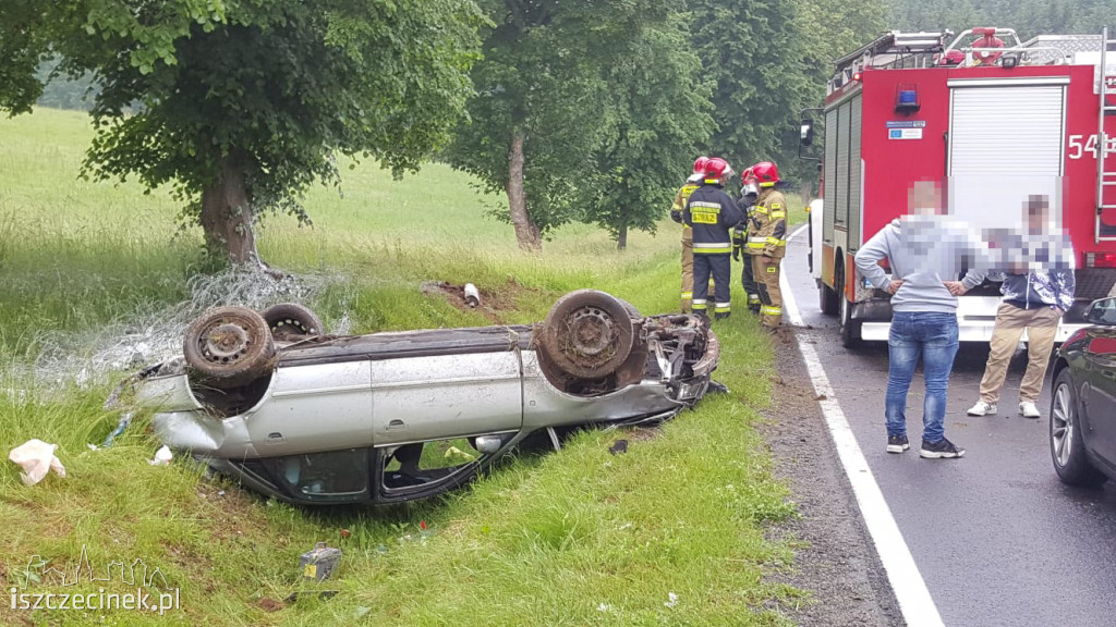 Na DK-11 dachowała osobówka.