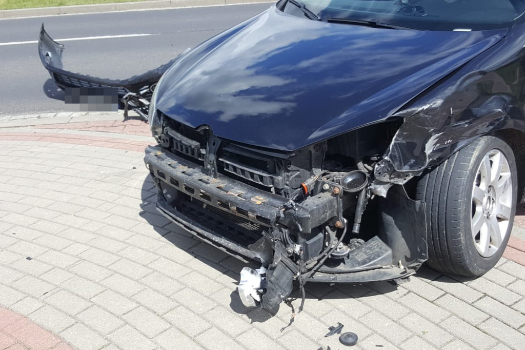 Wypadek motocyklisty w Białym Borze na krajowej 25. Motocyklista w szpitalu (zdjęcia)