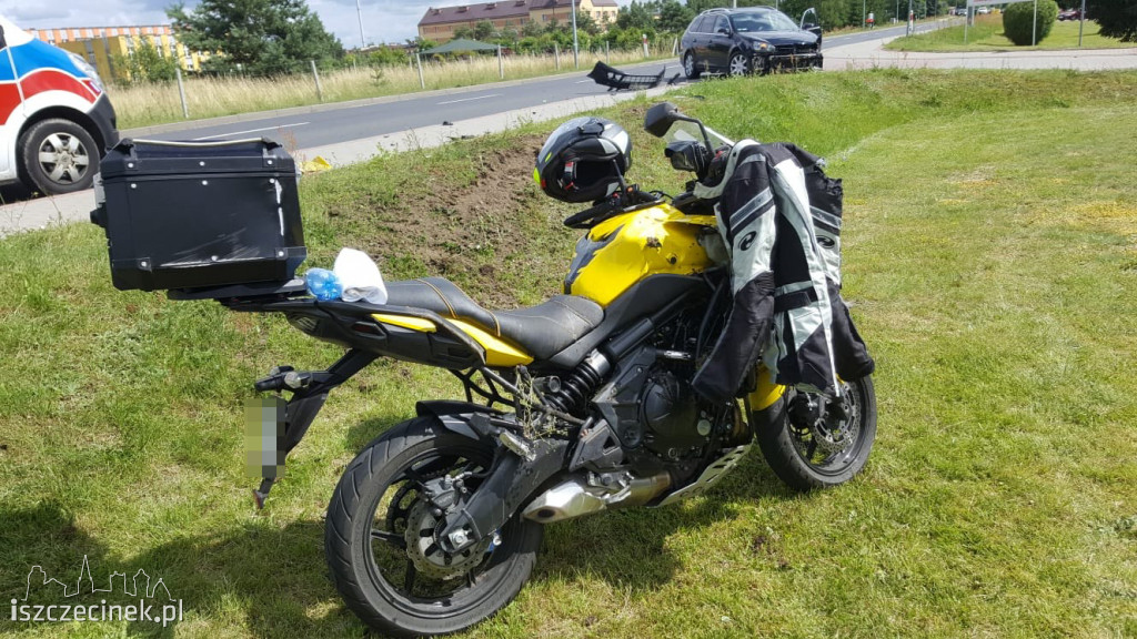 Wypadek motocyklisty w Białym Borze na krajowej 25. Motocyklista w szpitalu (zdjęcia)