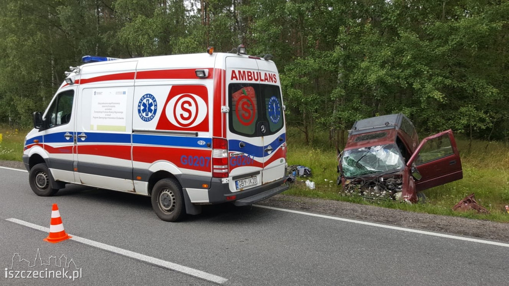 Czołowe zderzenie pod Białym Borem. Są ranni