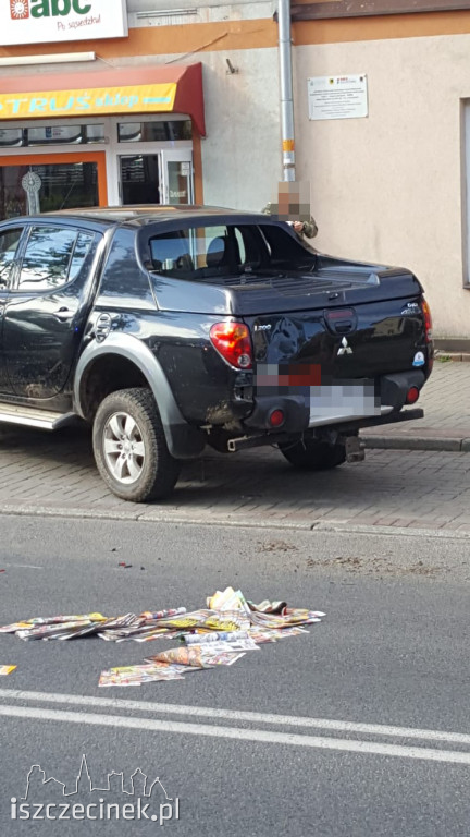 Wypadek pod szpitalem. Motorowerzysta zderzył się z samochodem