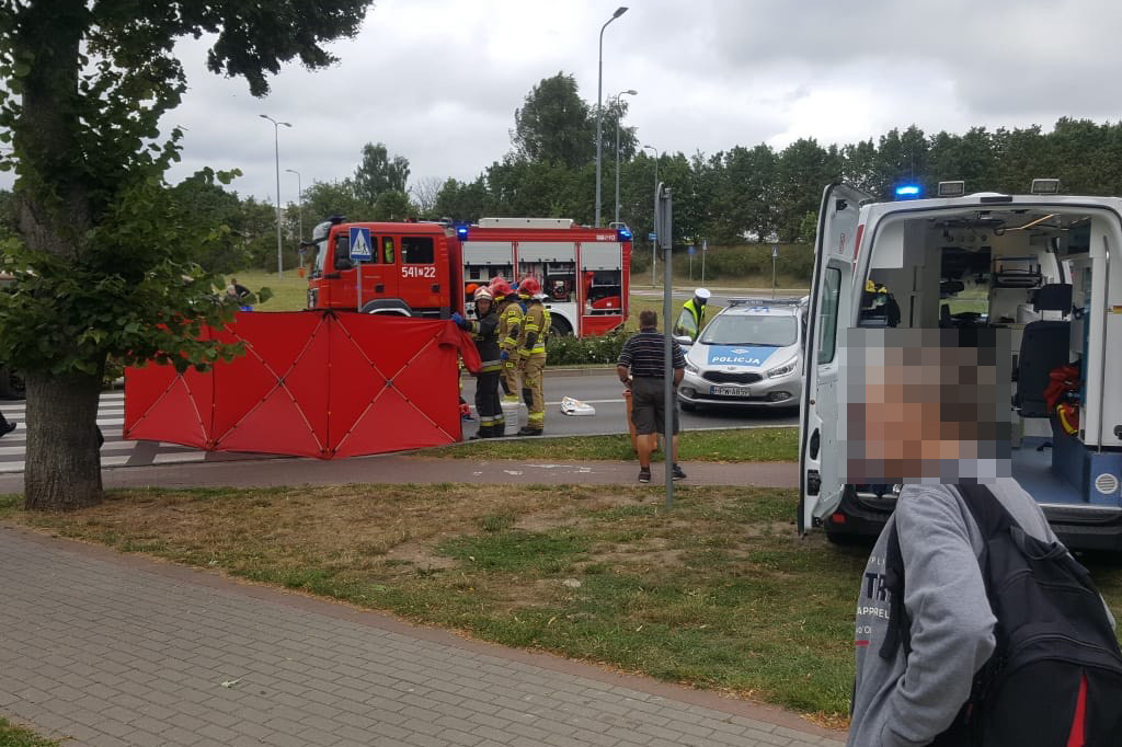Groźny wypadek w centrum miasta. Kobieta potrącona na pasach