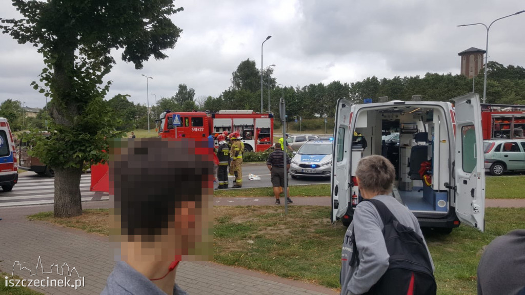 Groźny wypadek w centrum miasta. Kobieta potrącona na pasach