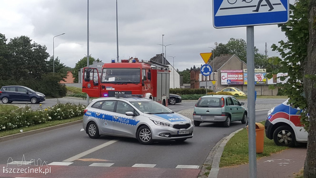Groźny wypadek w centrum miasta. Kobieta potrącona na pasach