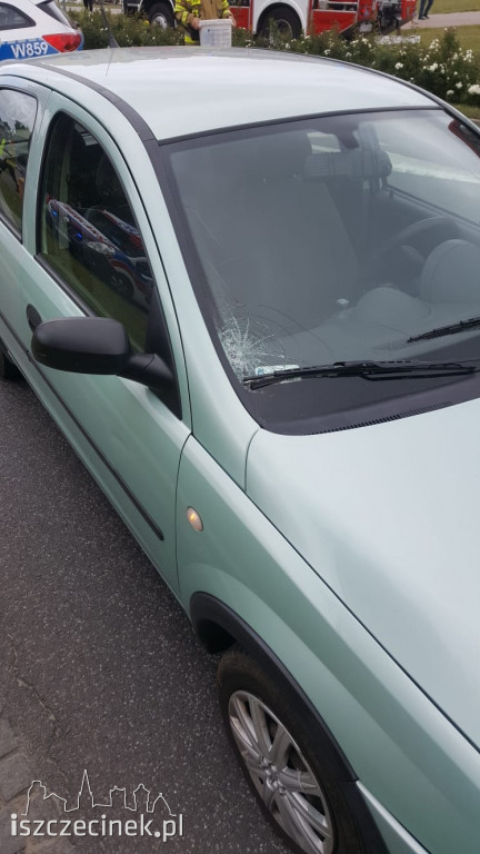 Groźny wypadek w centrum miasta. Kobieta potrącona na pasach