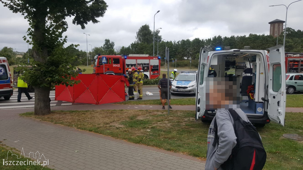 Groźny wypadek w centrum miasta. Kobieta potrącona na pasach