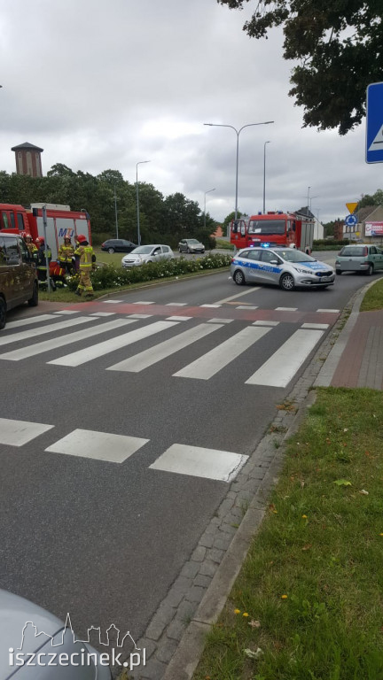 Groźny wypadek w centrum miasta. Kobieta potrącona na pasach