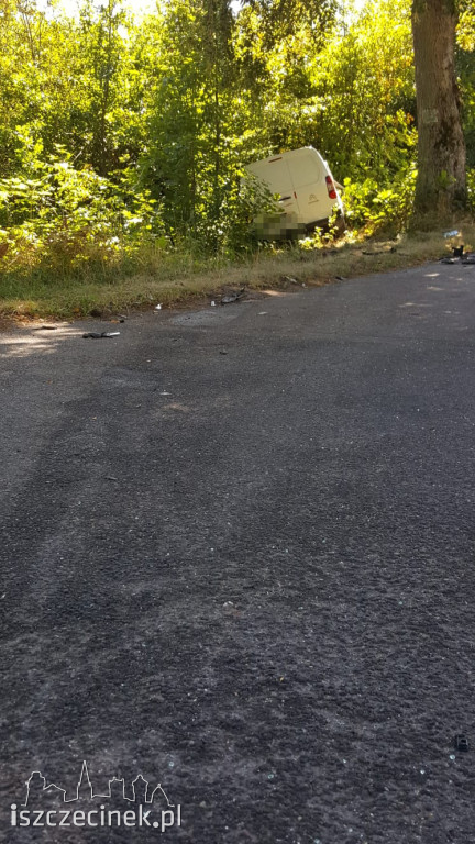 Wypadek na skrzyżowaniuj. Zderzenie ciężarówki z samochodem dostawczym ZDJĘCIA