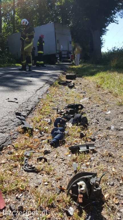 Wypadek na skrzyżowaniuj. Zderzenie ciężarówki z samochodem dostawczym ZDJĘCIA