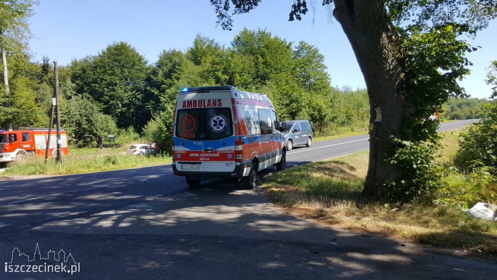 Wypadek na skrzyżowaniuj. Zderzenie ciężarówki z samochodem dostawczym ZDJĘCIA