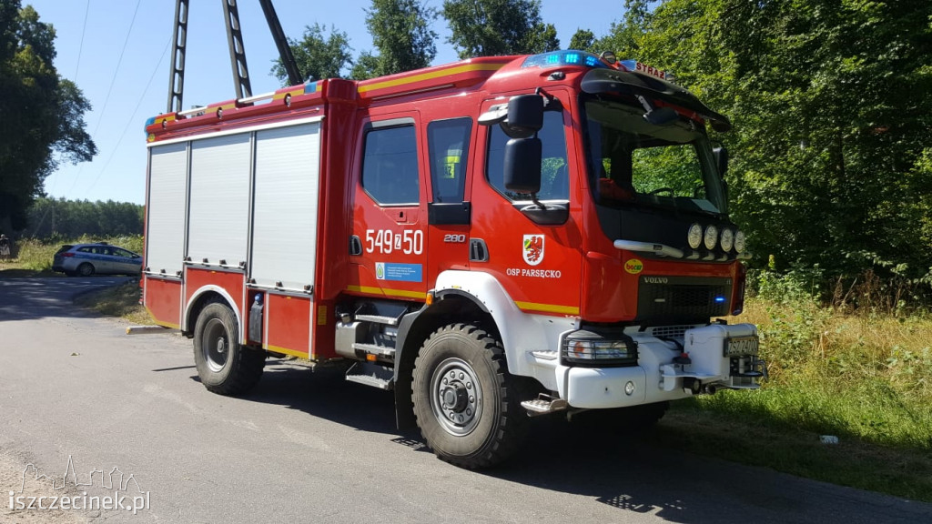Wypadek na skrzyżowaniuj. Zderzenie ciężarówki z samochodem dostawczym ZDJĘCIA