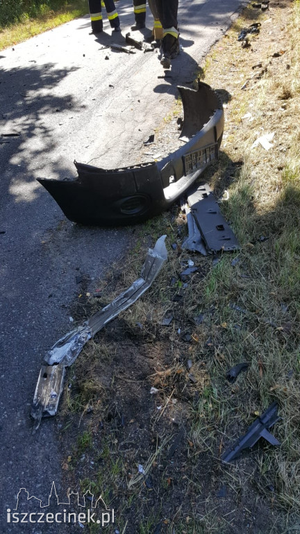 Wypadek na skrzyżowaniuj. Zderzenie ciężarówki z samochodem dostawczym ZDJĘCIA