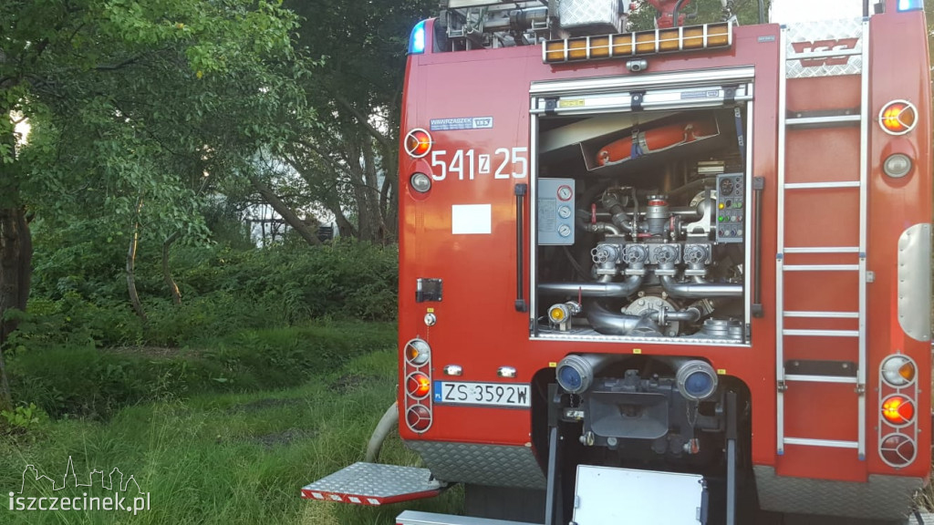 Czarny dym w centrum miasta. Pożar przy ul. Winnicznej