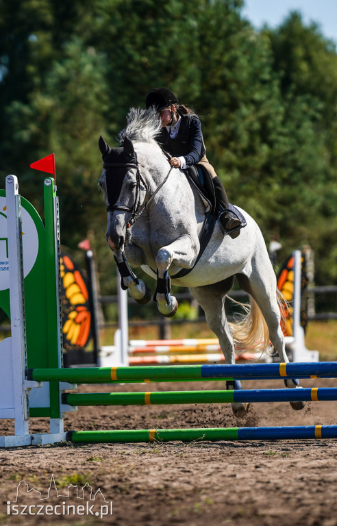 III Towarzyskie i Regionalne zawody w skokach przez przeszkody w Stajni Sportowej K&M [ZDJĘCIA]