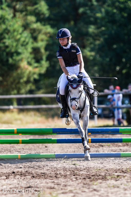 III Towarzyskie i Regionalne zawody w skokach przez przeszkody w Stajni Sportowej K&M [ZDJĘCIA]