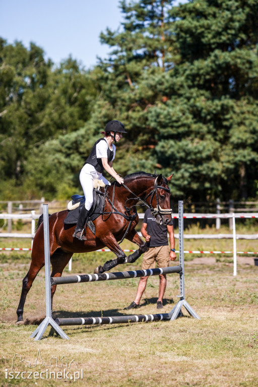 III Towarzyskie i Regionalne zawody w skokach przez przeszkody w Stajni Sportowej K&M [ZDJĘCIA]