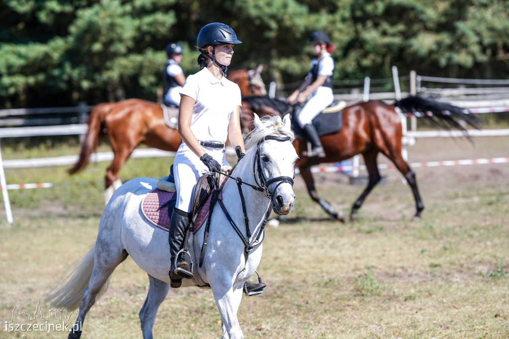 III Towarzyskie i Regionalne zawody w skokach przez przeszkody w Stajni Sportowej K&M [ZDJĘCIA]