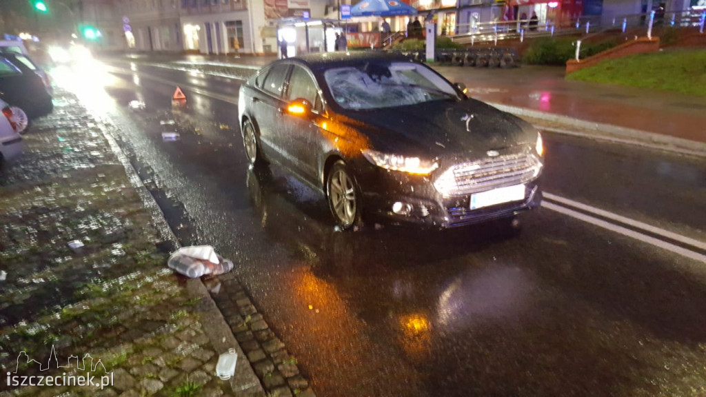 Wypadek w centrum miasta. Pijany kierowca potrącił pieszego