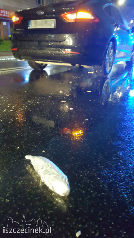 Wypadek w centrum miasta. Pijany kierowca potrącił pieszego