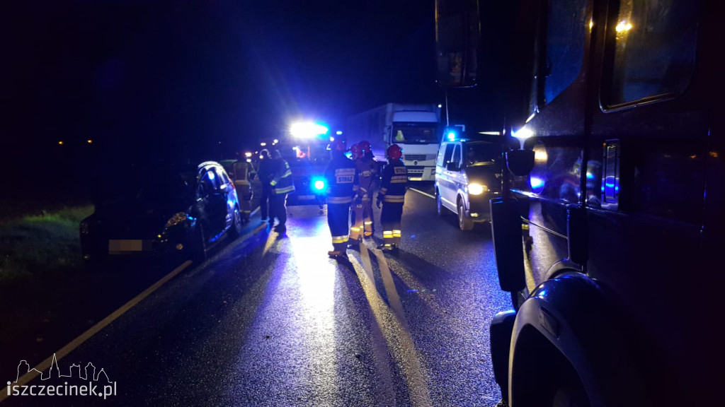 Zderzenie ciężarówki z osobówką na DK-20 ZDJĘCIA